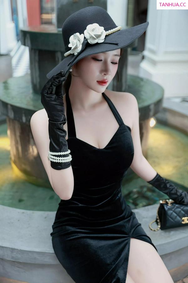 [XiuRen]高清写真图 2025.07.04 No.10509 南乔 黑色连衣裙